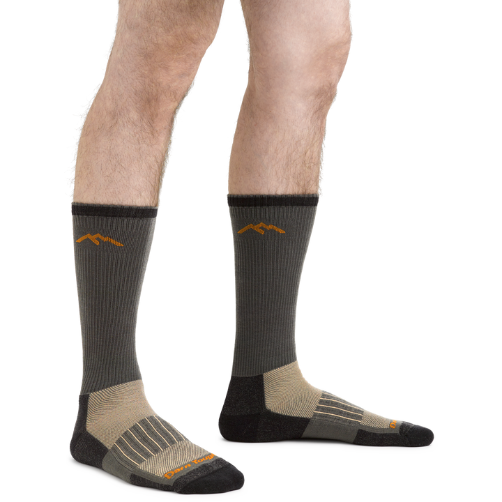 Men's Lightweight Hunting Boots Socks in Forest Green on foot